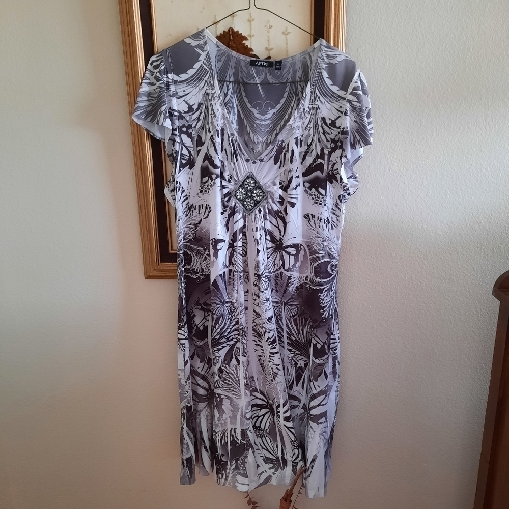 Apt 9 Black, Grey, and White Knee length dress
